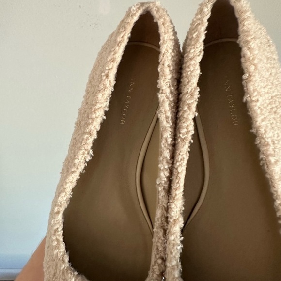 Ann Taylor cream flats - Picture 3 of 3